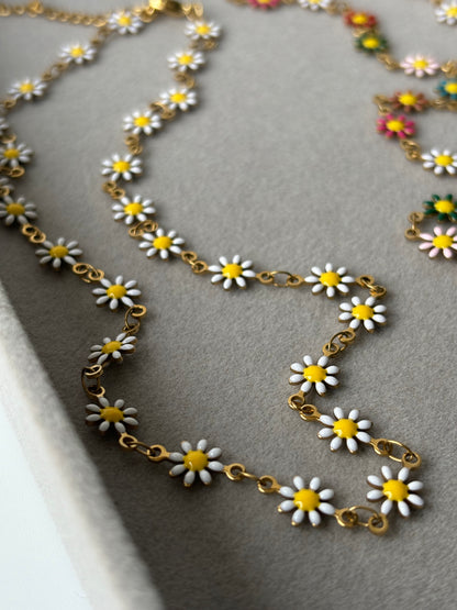 Daisy Charm Necklace